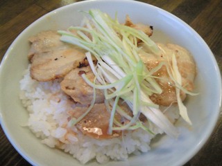 ミニチャーシュー丼