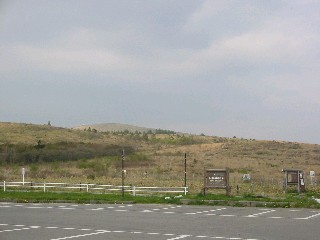 霧ケ峰から車山を望む