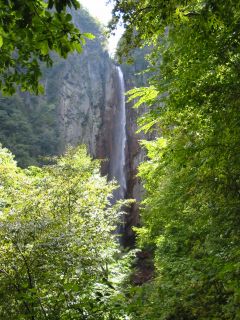 米子大瀑布の風景